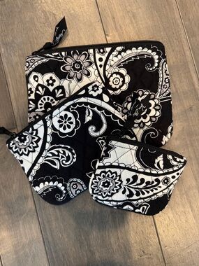 Vera Bradley Black & White Quilted Floral Paisley Key, Card & Pouch Set